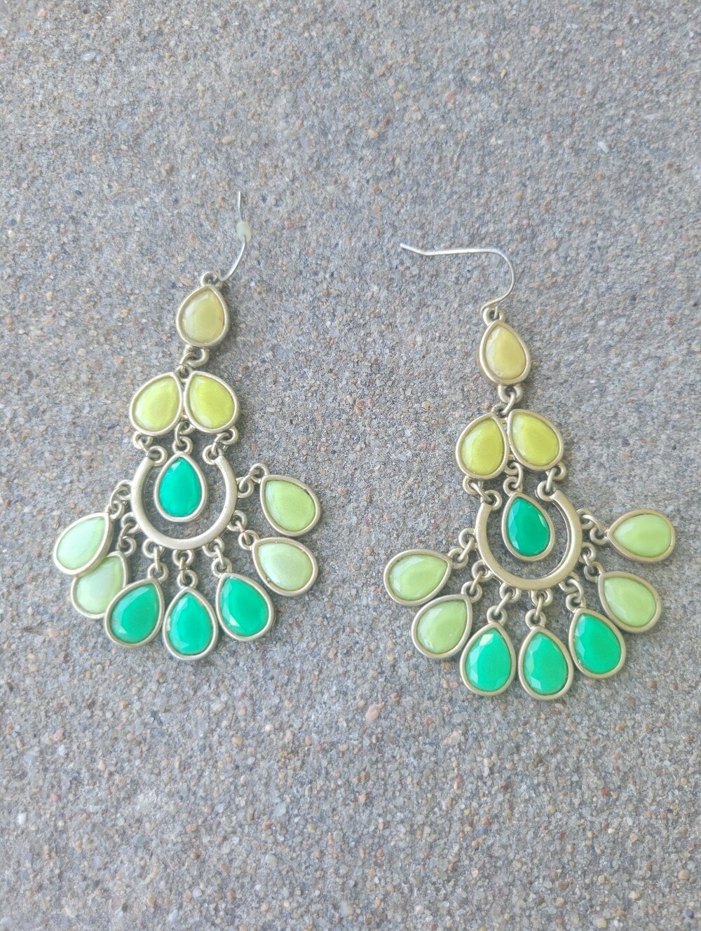 Vintage Premier Designs Minty Fresh Green Dangle Earrings Boho